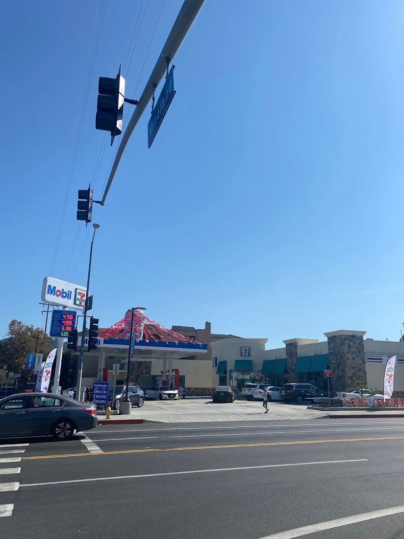 7-ELEVEN: 4377 Vineland&nbsp;Ave