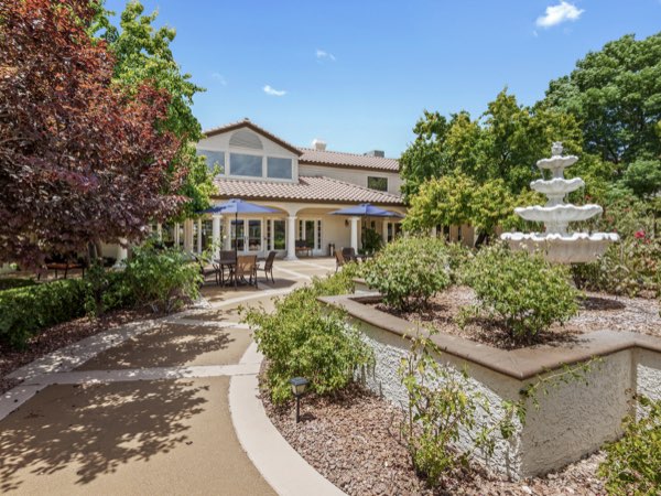 OAKMONT AT THE LAKES & WATERFORD GRAND ASSISTED&nbsp;LIVING