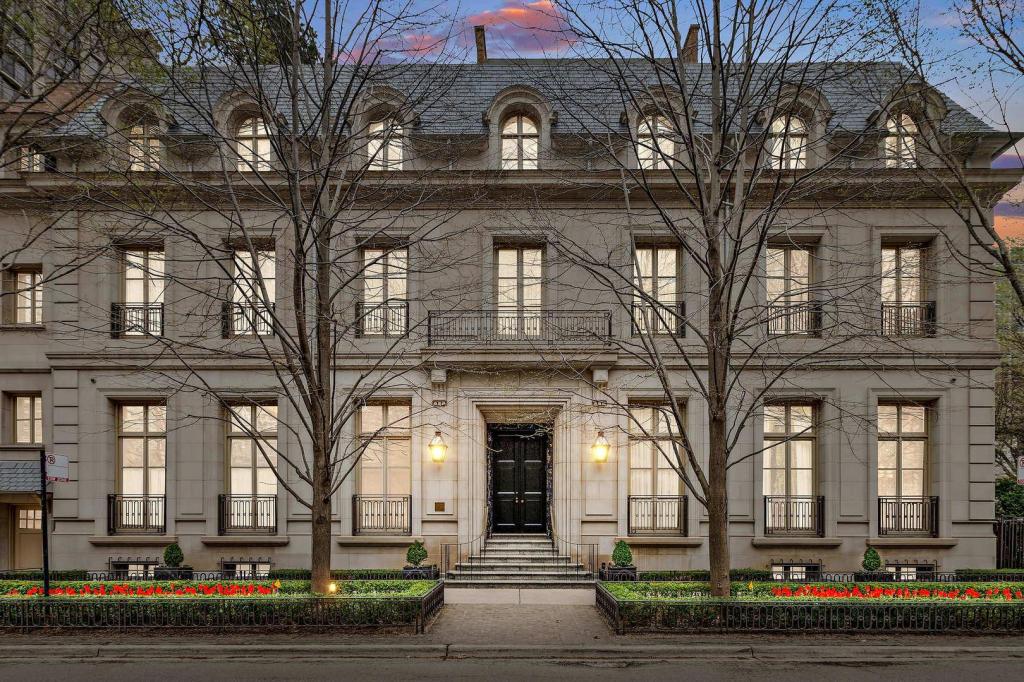 BRANDI PETERS & FAMILY: Chicago, IL