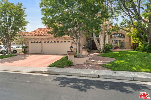 AMBER FRANK & LINDA RODRIGUEZ (former Reseda&nbsp;resident)